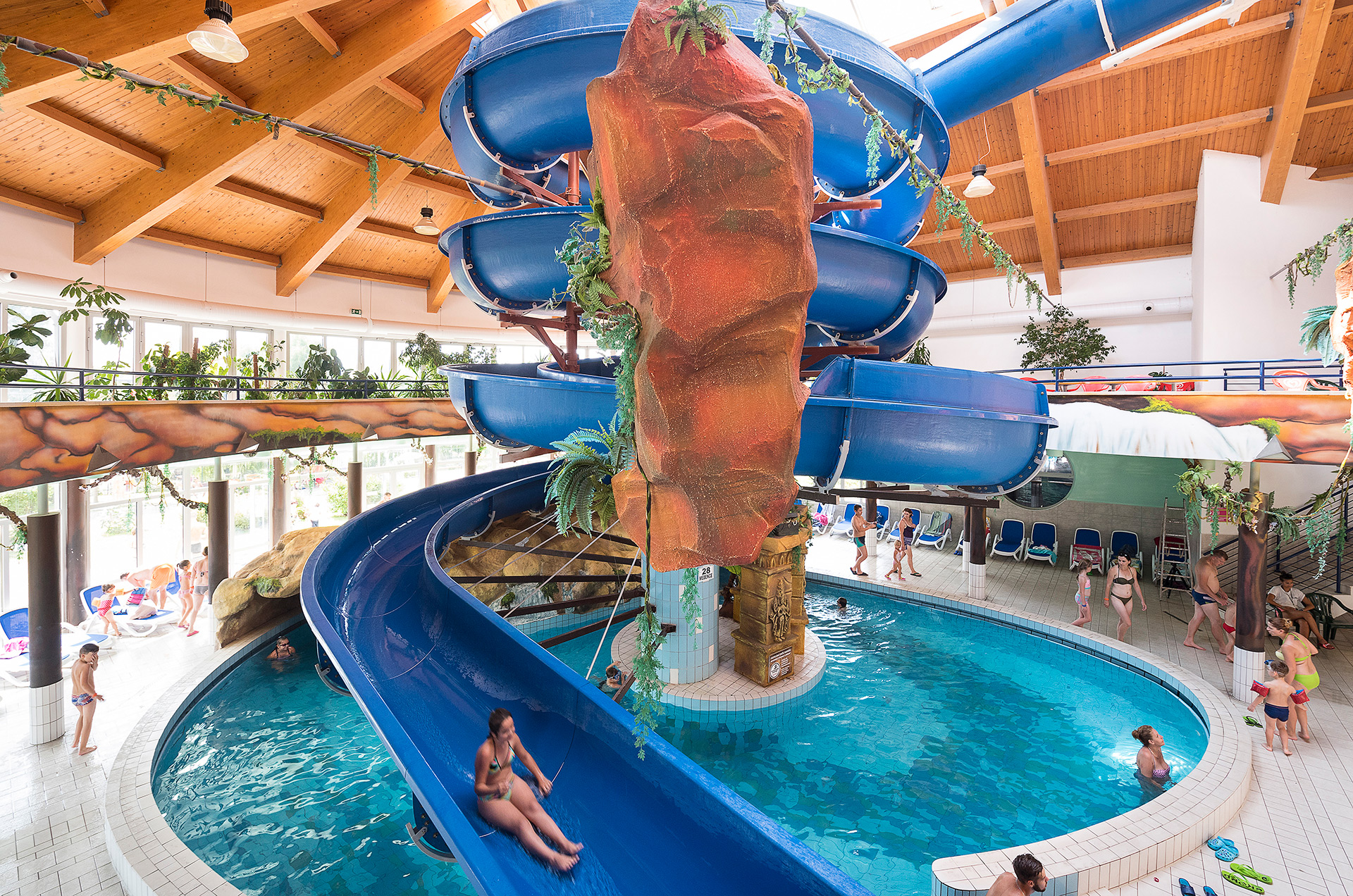 Sliding tower receiving pool