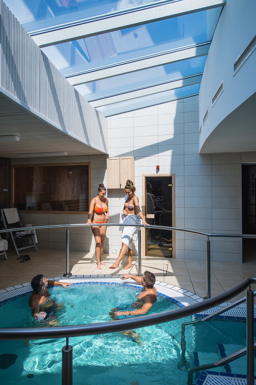Splash pool