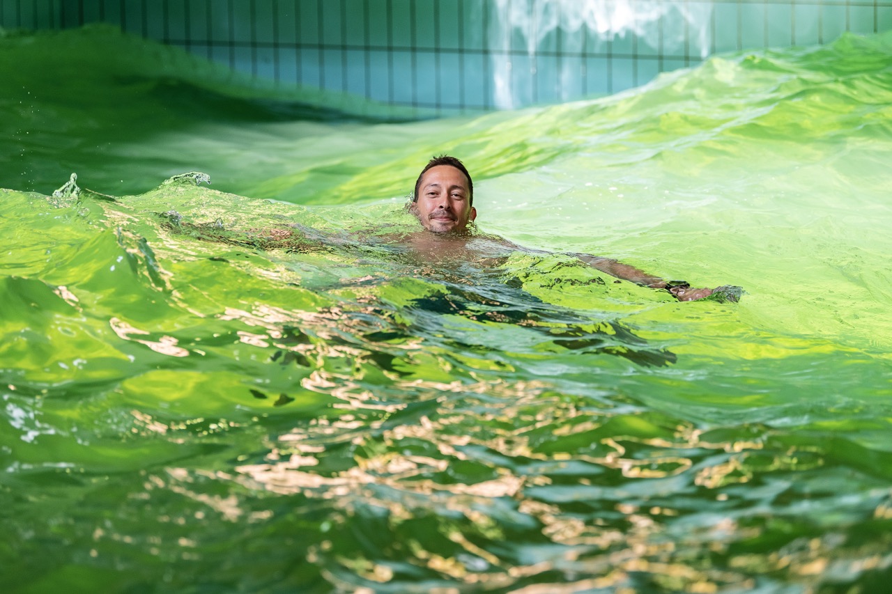 Wave pool